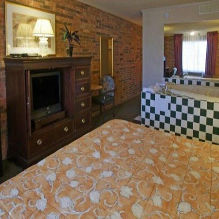 Americas Best Value Inn And Suites North فارمرز برانش المظهر الخارجي الصورة