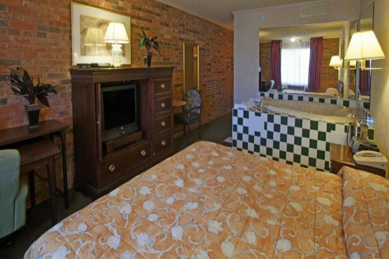 Americas Best Value Inn And Suites North فارمرز برانش المظهر الخارجي الصورة