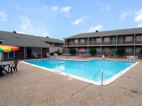 Americas Best Value Inn And Suites North فارمرز برانش المظهر الخارجي الصورة