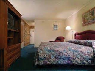 Americas Best Value Inn And Suites North فارمرز برانش المظهر الخارجي الصورة