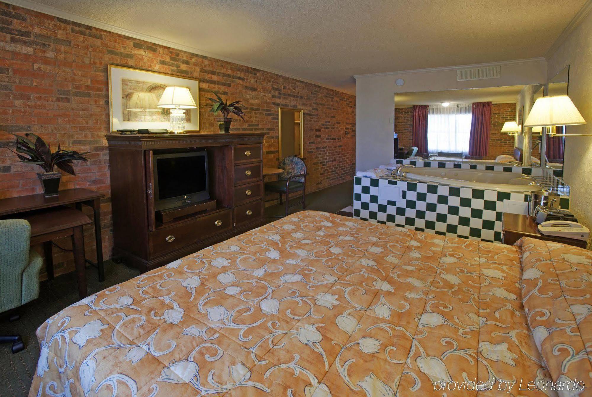 Americas Best Value Inn And Suites North فارمرز برانش الغرفة الصورة